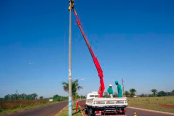 Transporte e Implantação de Postes